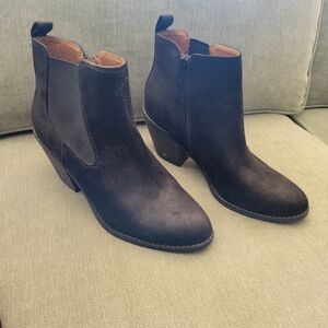 Black Boots never worn size 10